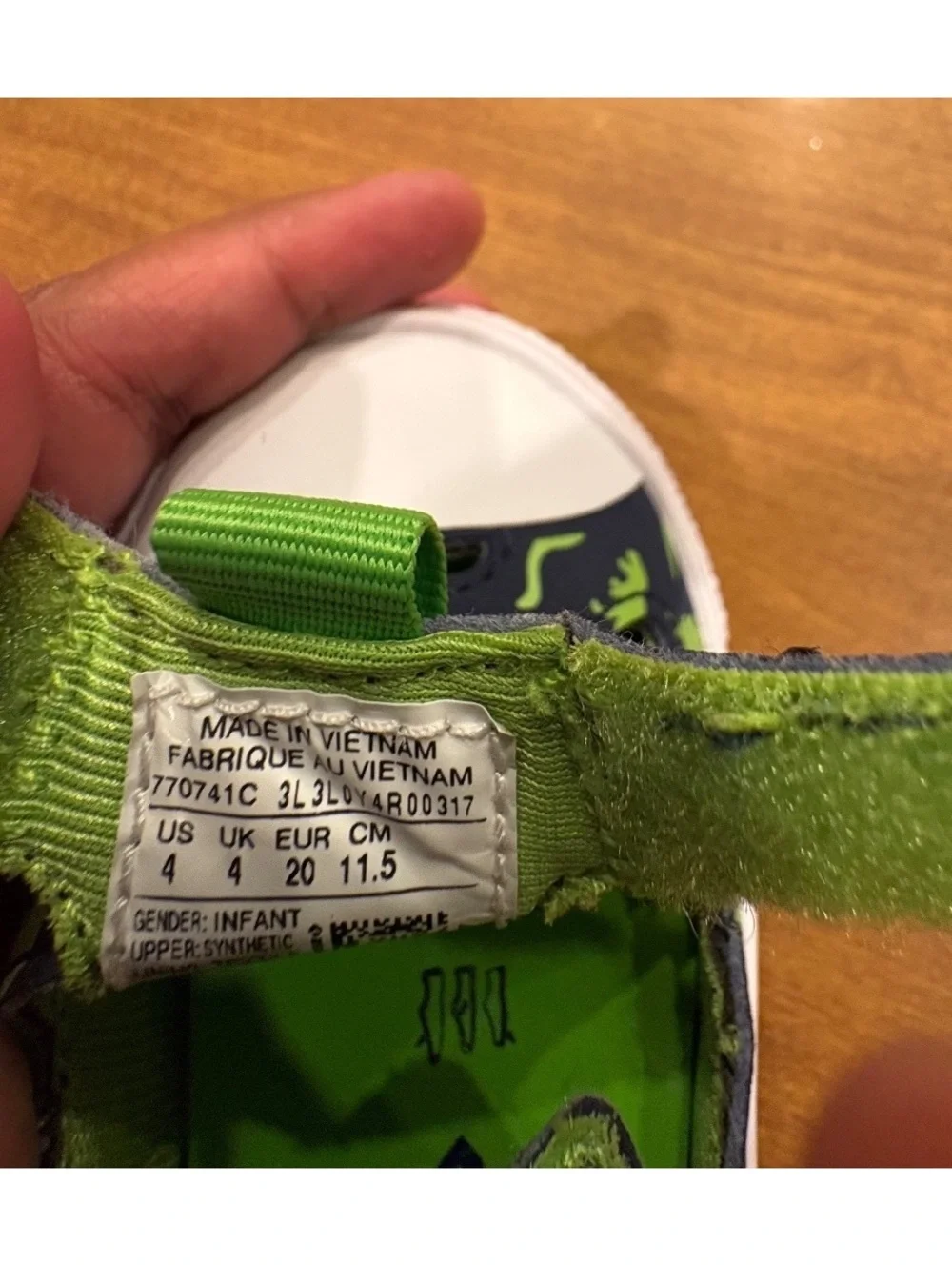 Converse these infant